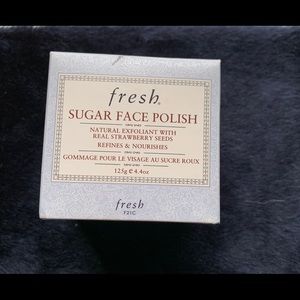 Fresh sugar face scrub new in box!!!